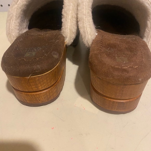 White Mountain Taupe/Grey Clog with Fleece - Picture 5 of 7